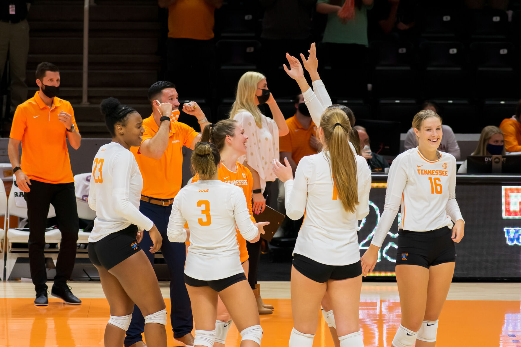 volleyvsauburn (16 of 17).jpg